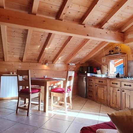 Bienvenue Dans Notre Chalet! Appartement Les Sitelles Le Grand-Bornand Exterior photo